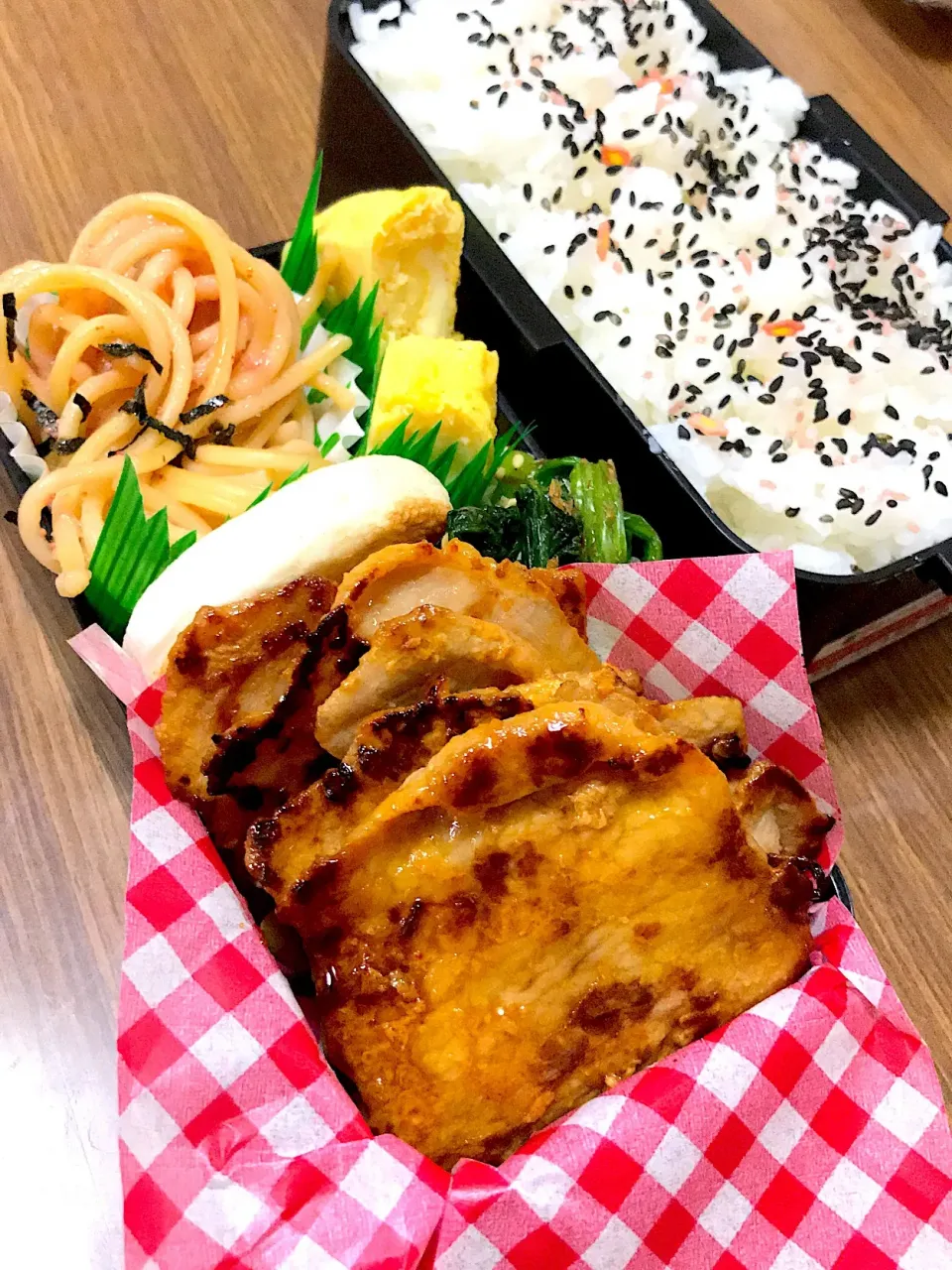 社会人男子弁当♡ロースにんにく味噌漬け|utaさん