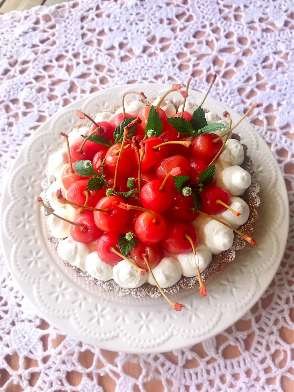 Snapdishの料理写真:マダム とんちんさんの料理 
さくらんぼ🍒のタルト🥧
 #さくらんぼ #タルト|とんちんさん