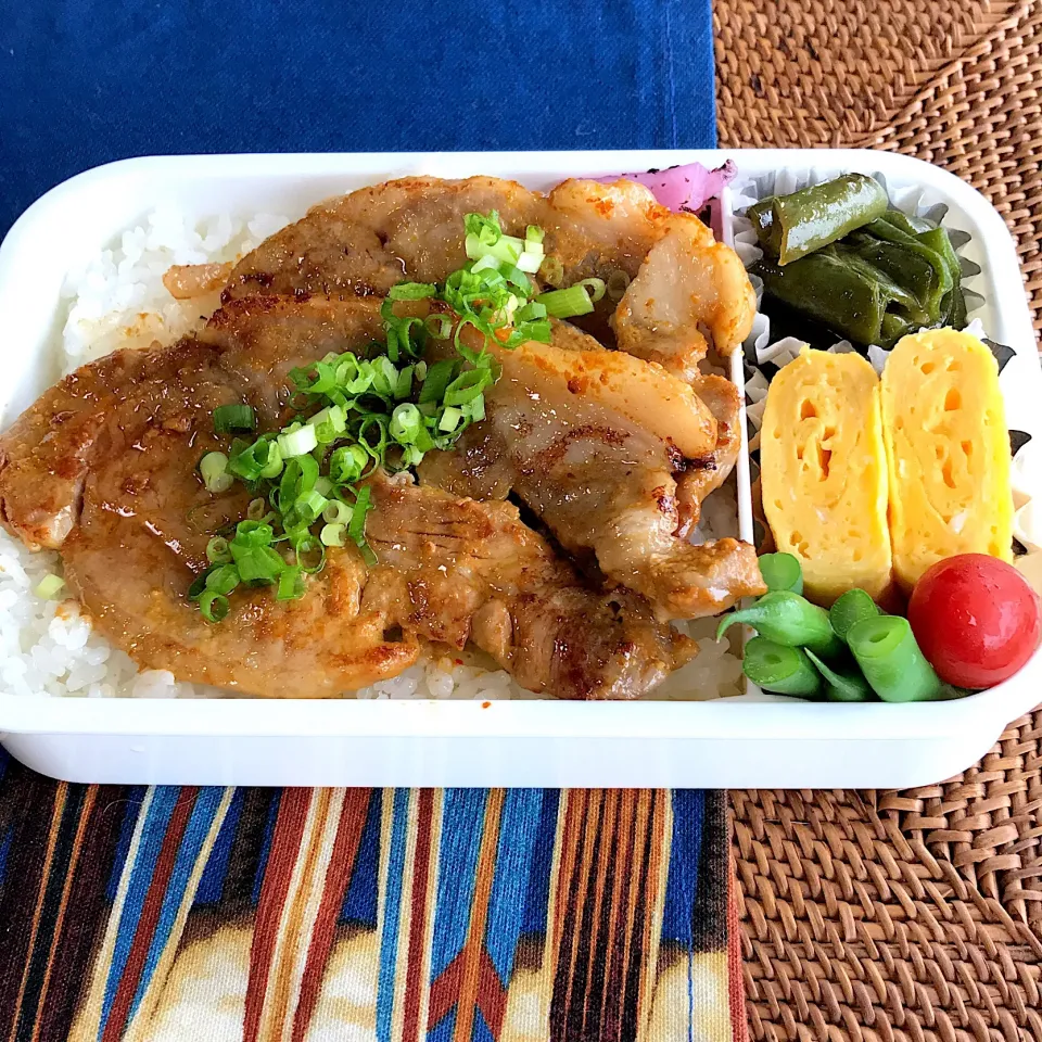 おじさん弁当🍱  ☆ Jul.9.2019 ☆


 #おじさん弁当|ニャン太郎さん