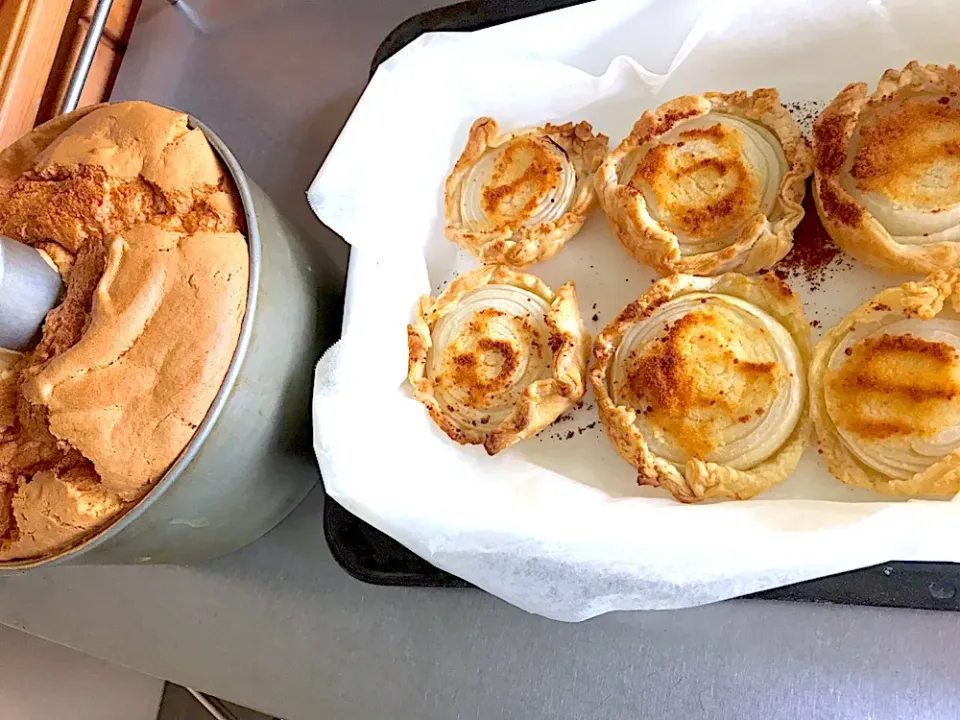 シフォンケーキと新玉ねぎのパイ包み焼き🥧|Sachiko  Omiyaさん