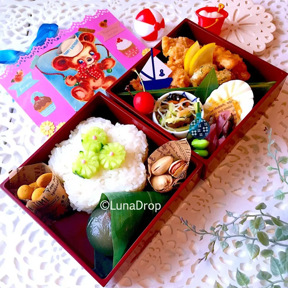 メルヘン唐揚げ弁当

 #お弁当作り楽しもう部 
 #お弁当じまん 
 #お弁当記録 
 #お弁当|lunadropさん