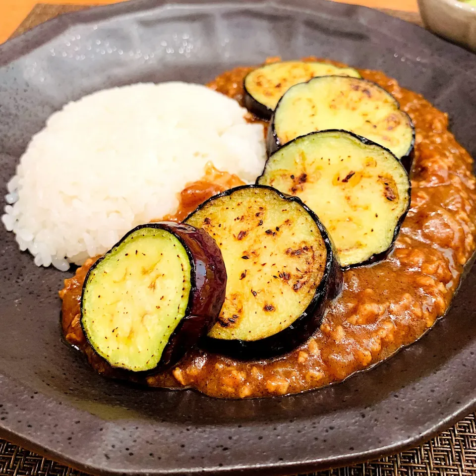 キーマカレー茄子のっけ🍆|いちごさん