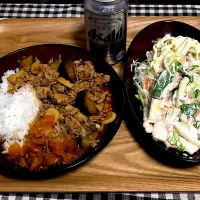 Snapdishの料理写真:今日の夕食 ☆カレーライス ☆福神漬け ☆マカロニサラダ ☆キャベツミックスサラダ☆ビール🍺