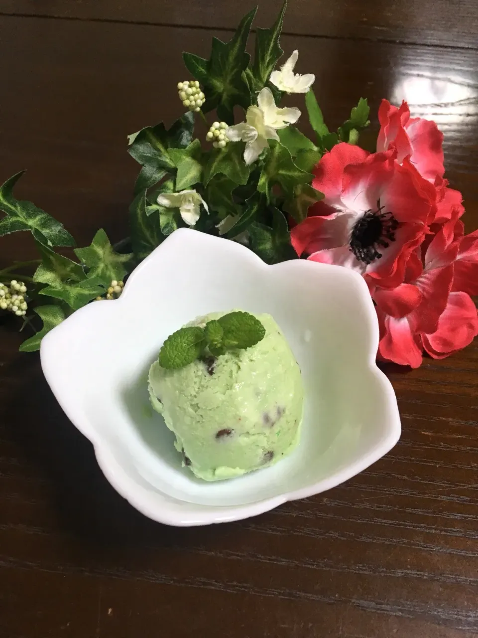 chiffonさんの料理 天然ミントチョコアイス🌿🌿🌿|TOMOさん