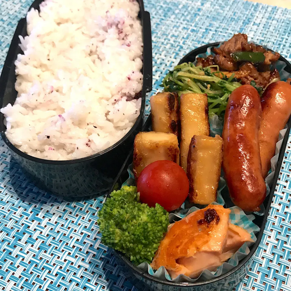 今日のお弁当🍱
青椒肉絲
生麩の唐揚げ

どんより曇り空
今日もいいことありますように

気をつけていってらっしゃい👋😊|mokoさん