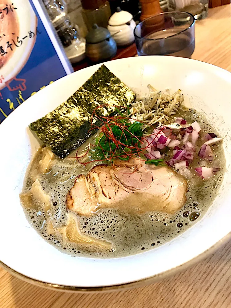 Snapdishの料理写真:✨漢の朝ラーメン🍜✨|中さんさん