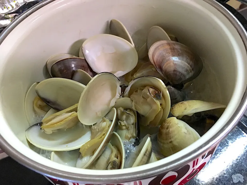 Snapdishの料理写真:はまぐりのバター酒蒸し🐚#市場#千葉|にゃふてんさん