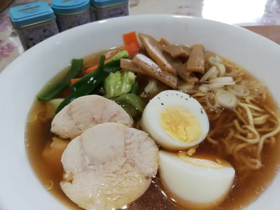 令和元年7/10
誕生日のブランチ
手作り鶏ささみハムとメンマでマルちゃん正麺ブランチ🍜|たえさん