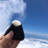 7／10富士山頂でおにぎり！