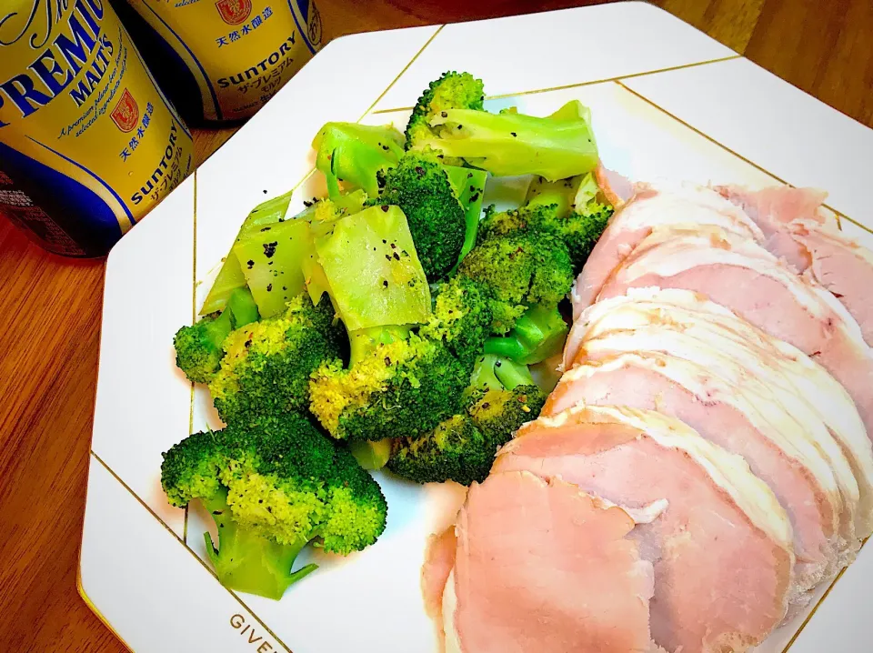 飲み活のご褒美🍺と共に、頂き物の久原あごだしコラボのハムを食す😍👍🏻✨|ちまさん