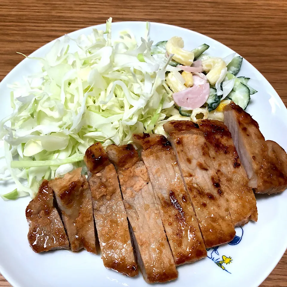 Snapdishの料理写真:豚肉味噌漬け焼き|piyorudomajinさん