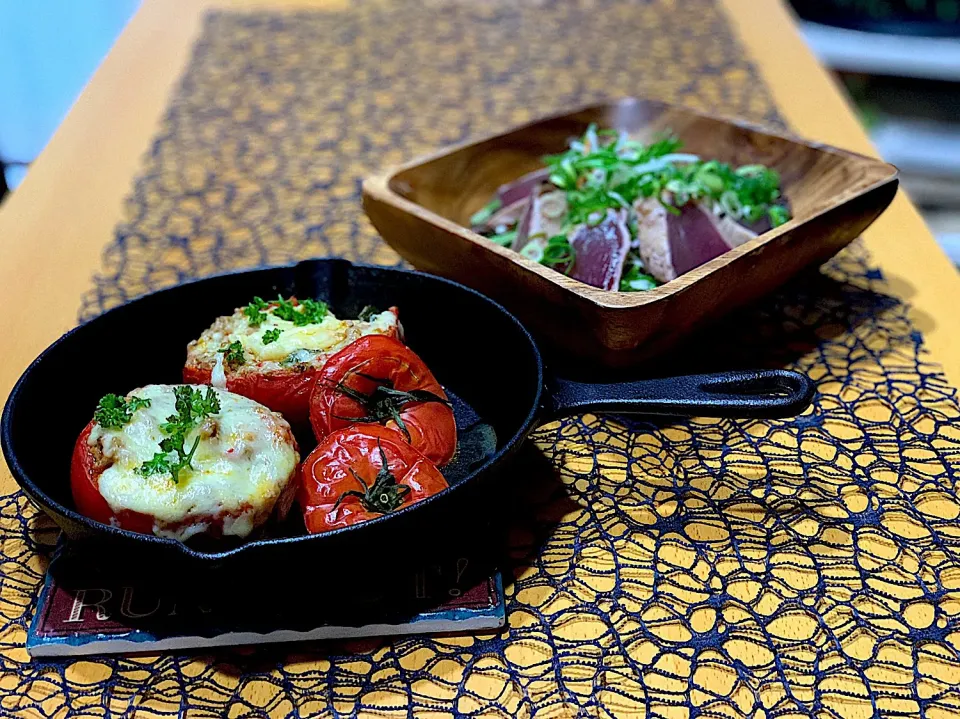 トマトファルシ🍅


鰹のタタキのっけサラダ🥗

 #宅飲み部|みっきーさん