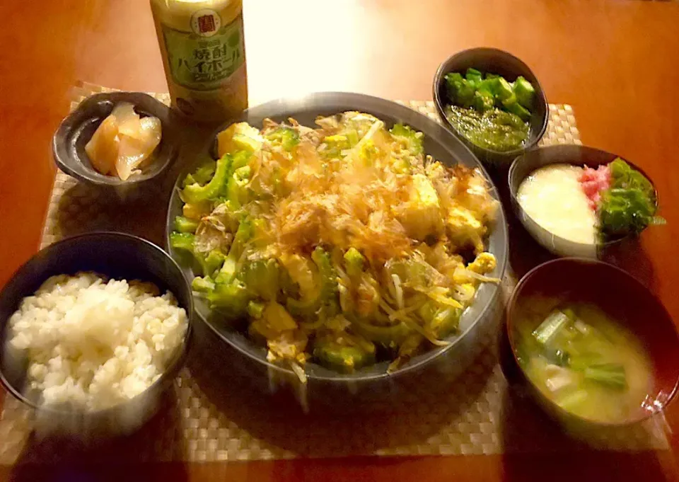 Snapdishの料理写真:Today's Dinner🍴胡麻油香るめかぶｵｸﾗ･山かけﾈｷﾞﾄﾛ･ｺﾞｰﾔﾁｬﾝﾌﾟﾙ〜･新生姜漬け･もち麦飯･舞茸と小松菜のお味噌汁|🌈Ami🍻さん