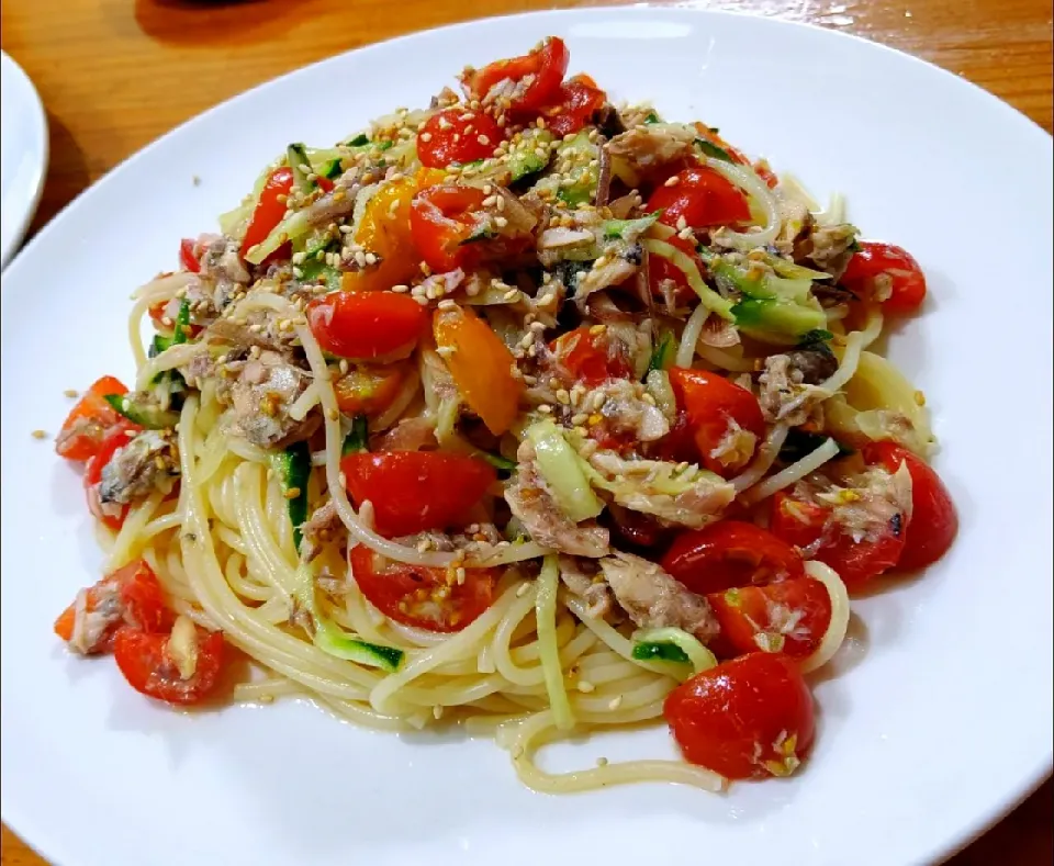 ゴマ油香る、サバ缶とトマトのパスタ|Etsuさん