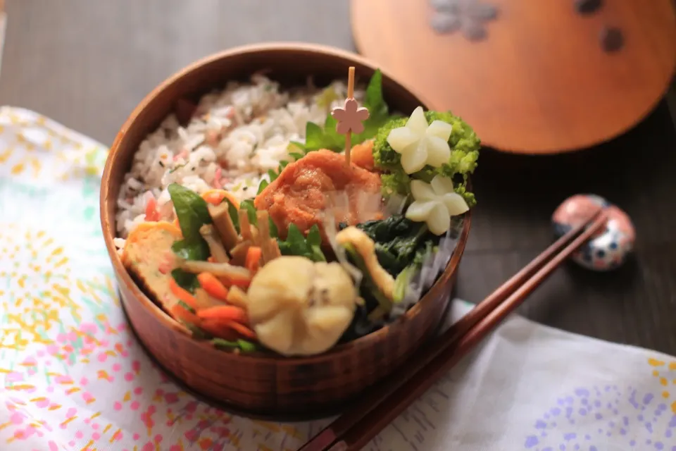 Snapdishの料理写真:梅じゃこ野沢菜の混ぜご飯弁当|ゆいか＊さくママさん