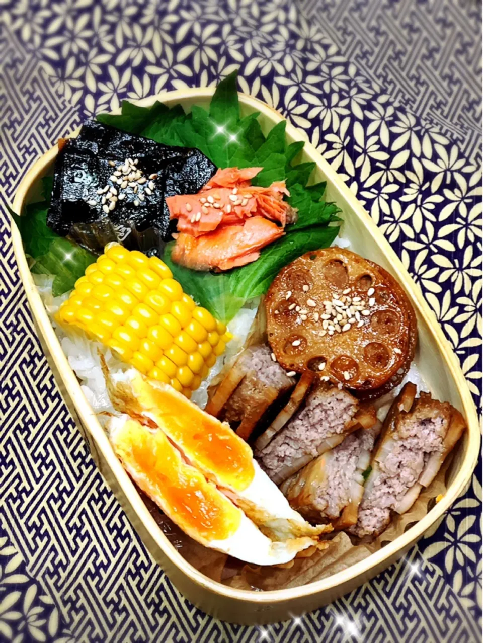 7月11日のわっぱ弁当
☆蓮根の肉詰め【ポン酢味】
☆焼き鮭
☆半月焼き
☆トウモロコシ|さらだきの子さん