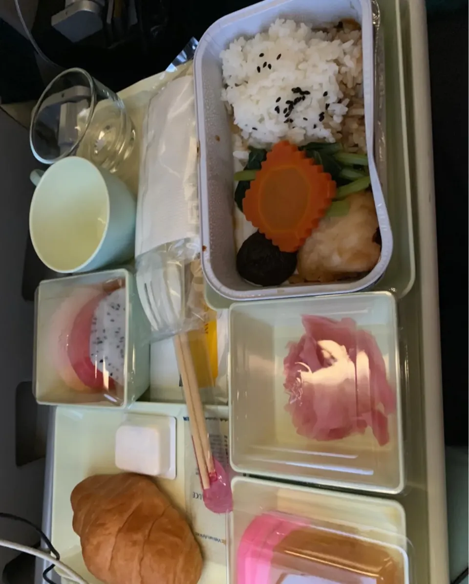 ベトナム航空
国際線機内食|Morito Kamiyaさん