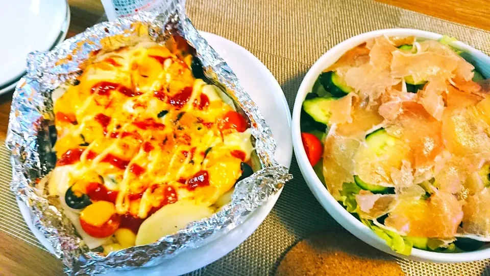 ポテトのチーズ焼きと生ハムサラダ|ぽよさん