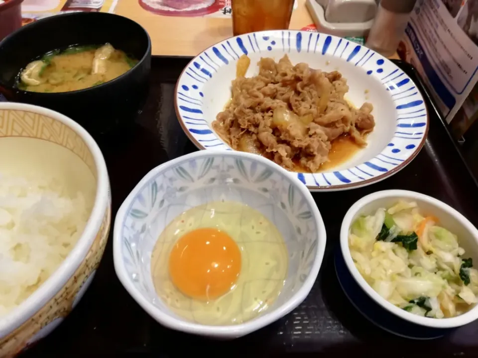 Snapdishの料理写真:令和元年7/11
綾瀬すき家
牛皿定食でブランチ🐄|たえさん