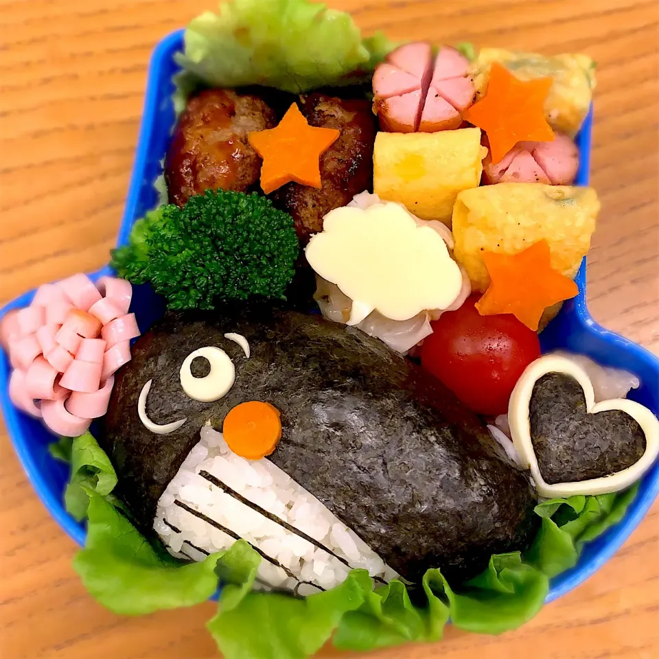 Snapdishの料理写真:幼稚園 お弁当🍙

#クジラ
#一学期最後
#キャラ弁|wasabiさん