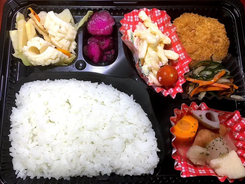 イカと野菜の炒め物 日替わり弁当 宅配ランチ 豊川市配達|Naokazu Kuritaさん