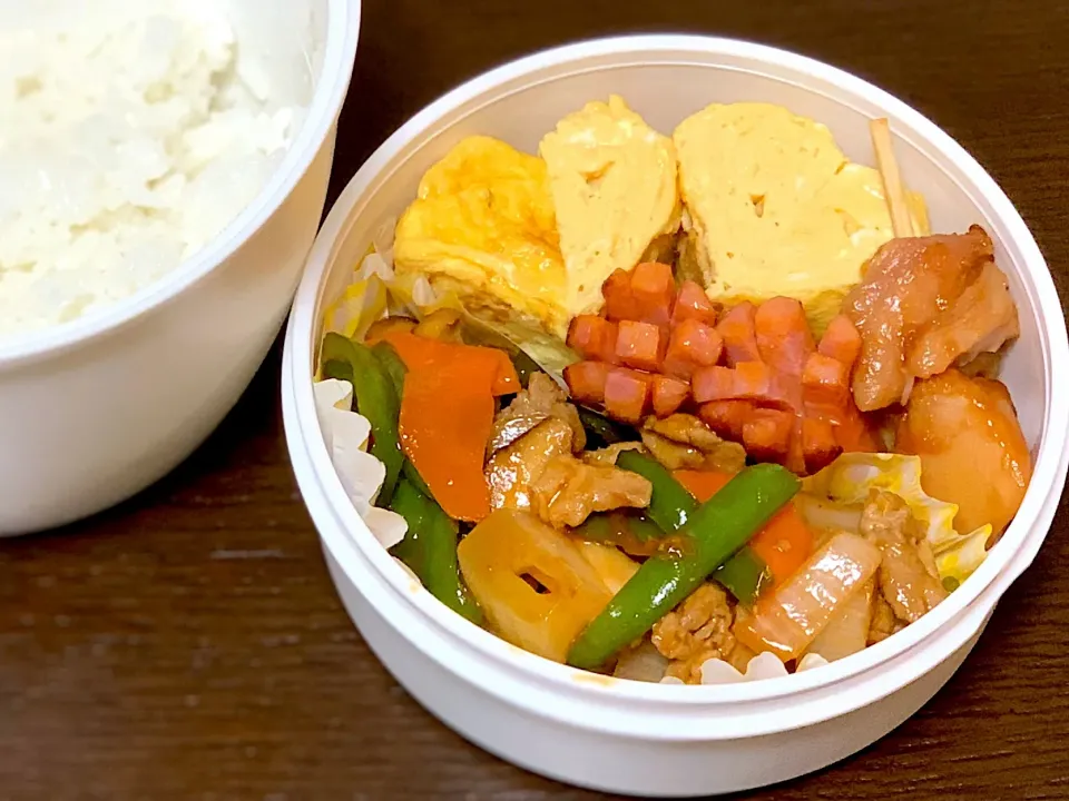 #旦那弁当 
🌸 コチュジャンたれ肉野菜炒め 他弁当 🌸|たんちゃんさん