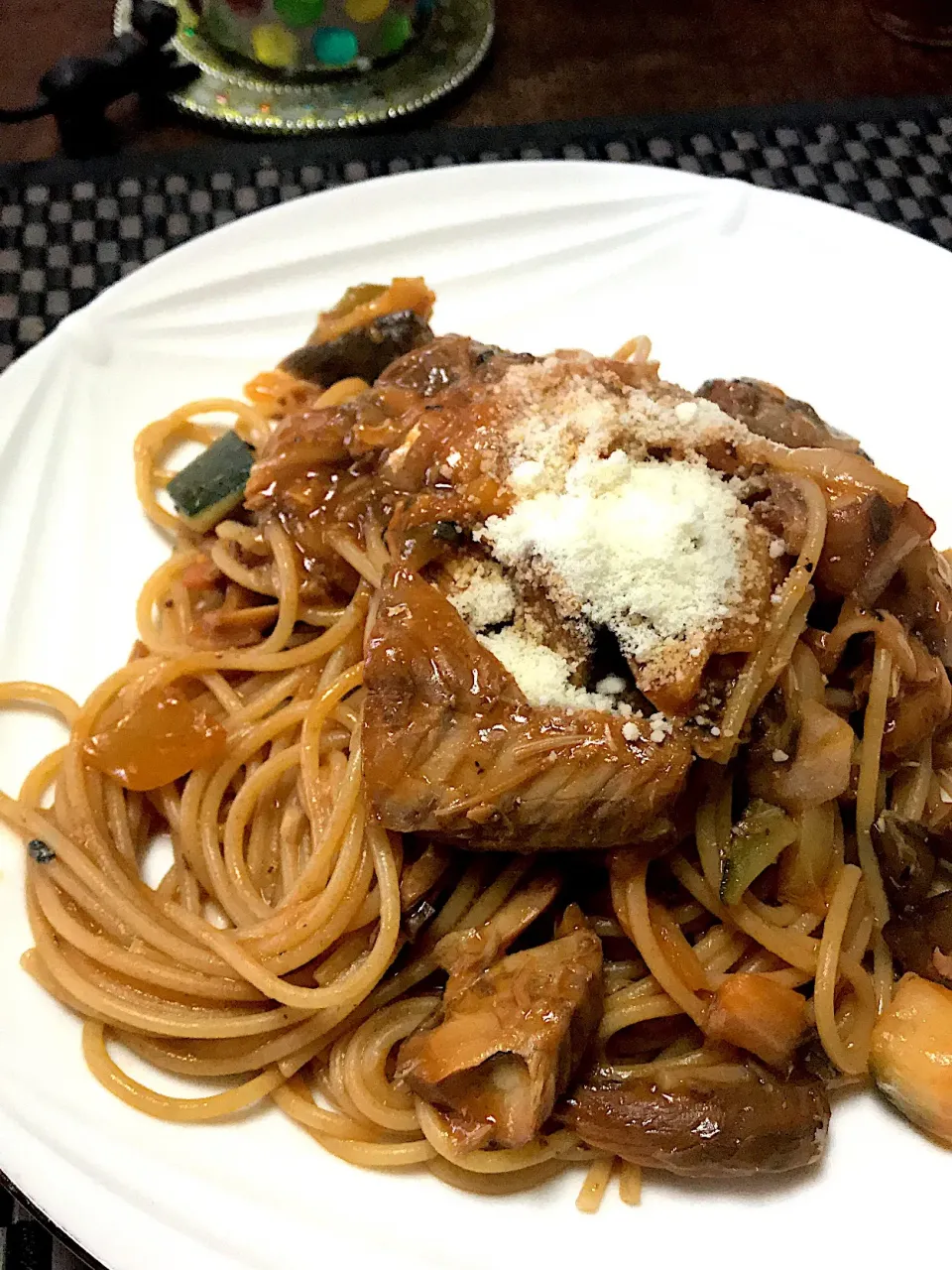 テッパンの鯖の味噌煮缶&イタリア野菜のトマトソースパスタ🇮🇹|ま〜てぃんさん