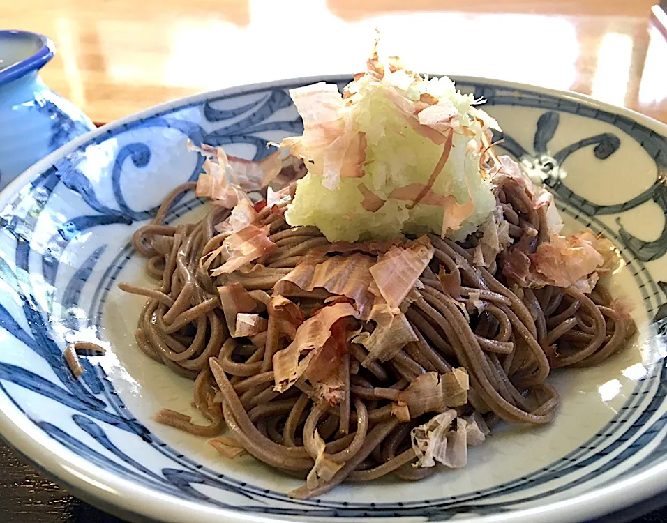 昼ごはん☀️☀️🔆
おろしそば。 大根は富士見村乙事産の辛味大根。|ぽんたさん