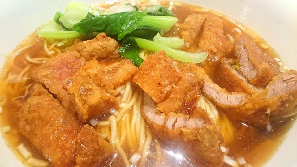 【2019年7月オープン】
Renge no Gotoku（蓮華の五徳）
大麦三元豚 排骨醤油ラーメン
＋ごはん（無料）
＠渋谷
19131|大脇さん