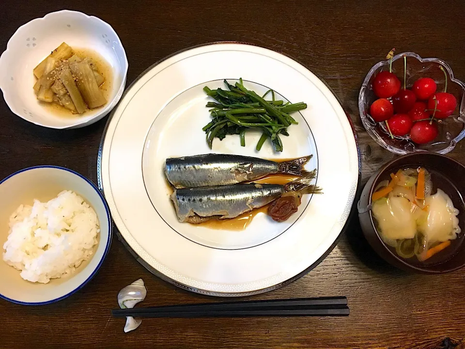 イワシの煮付け
空芯菜の炒め物
ナスのお浸し
さくらんぼ
水餃子|カドラさん