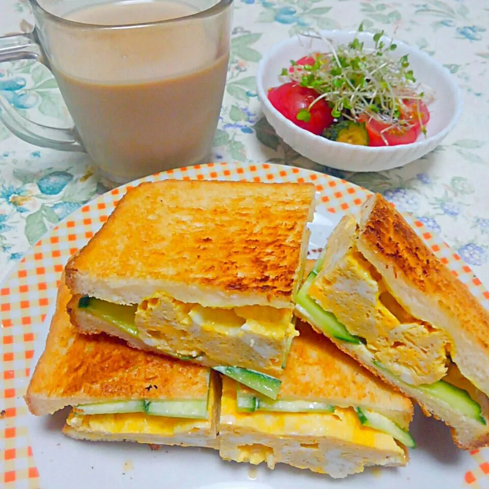 レンチン簡単だし香る☆厚焼き玉子のサンド☆|うたかた。さん