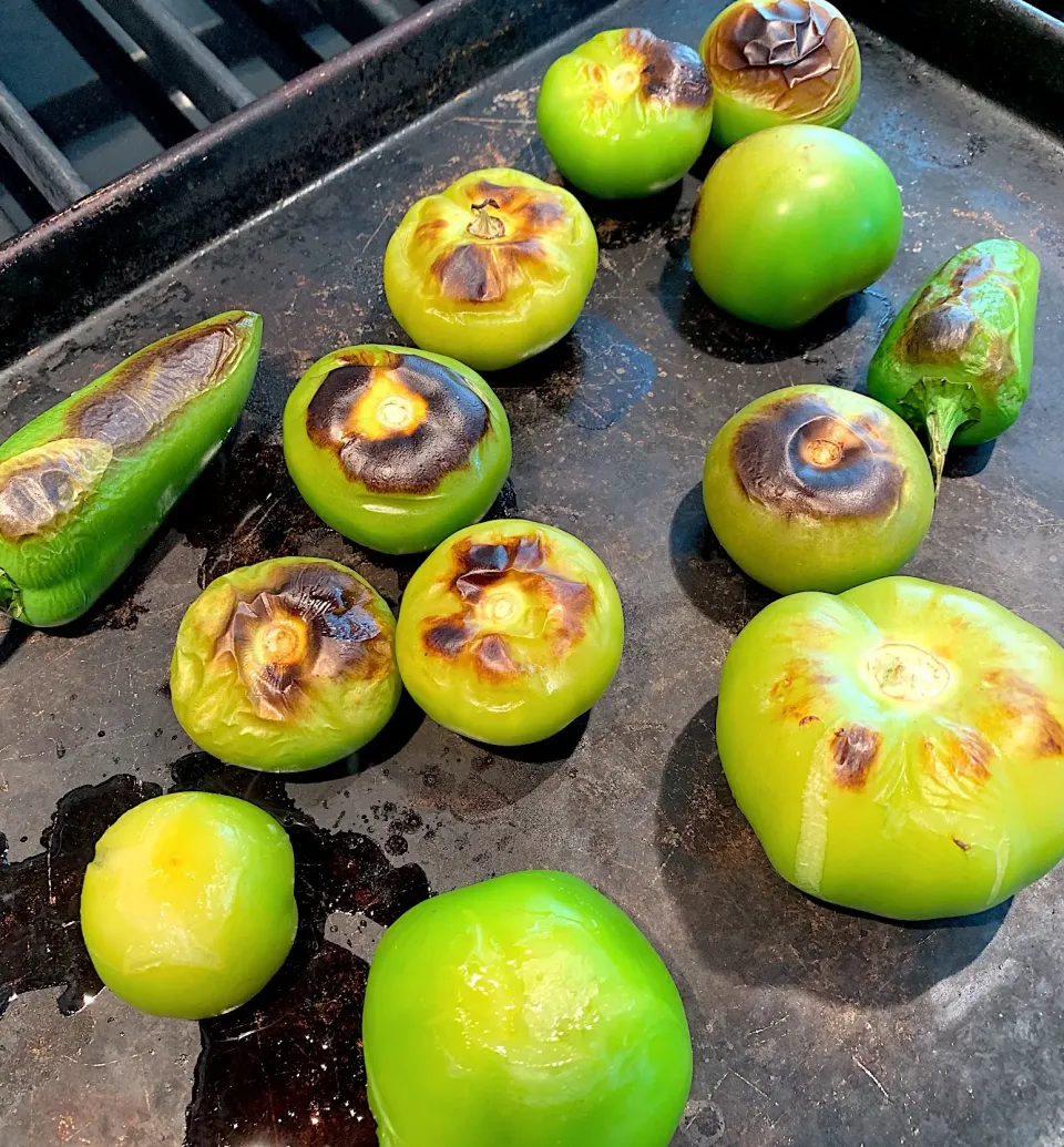 Pan Roasting green tomatoes or tomatillos for salsa verde # #salsaverde #greentomatoes  #tomatillo|🌺IAnneさん