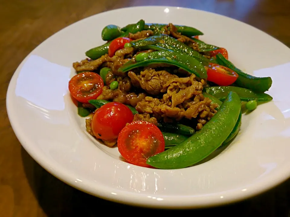 スナップえんどうと牛肉の炒め|古尾谷りかこさん