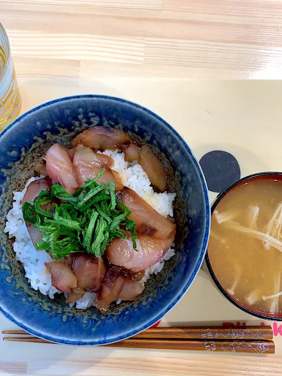 Snapdishの料理写真:ワラサの漬け丼|ぺろたんさん