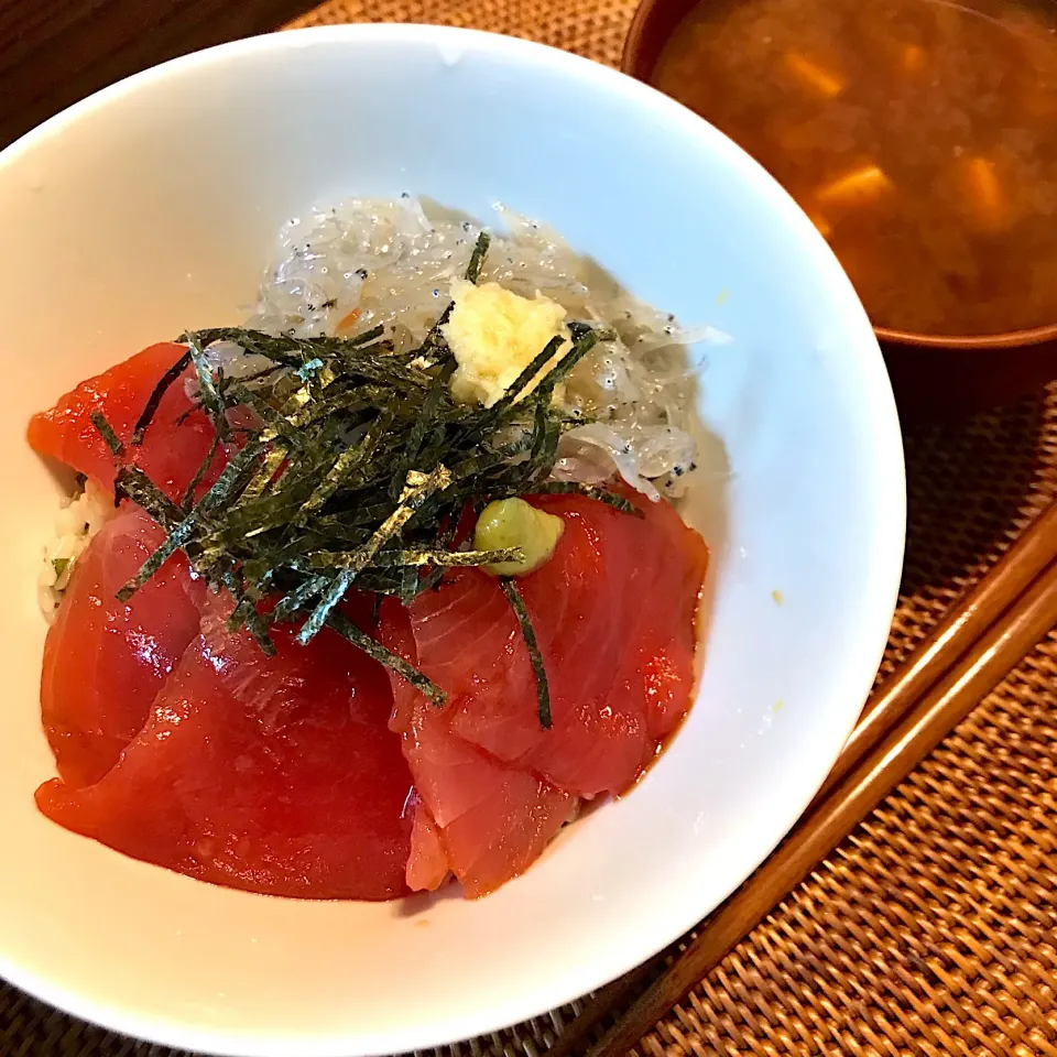 マグロ生しらす丼♪|いくさん