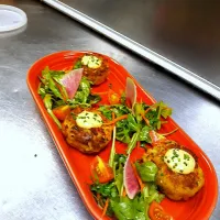 crab cakes,  with roasted red pepper aioli arugula,  watermelon beets , cherry Tomatoes, carrots , with a citrus white wine vinaigrette|Ernest McBallさん