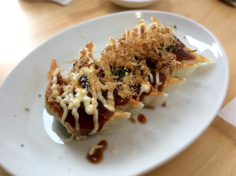 ホッピー通りでお好み焼き風餃子|Takeshi  Nagakiさん