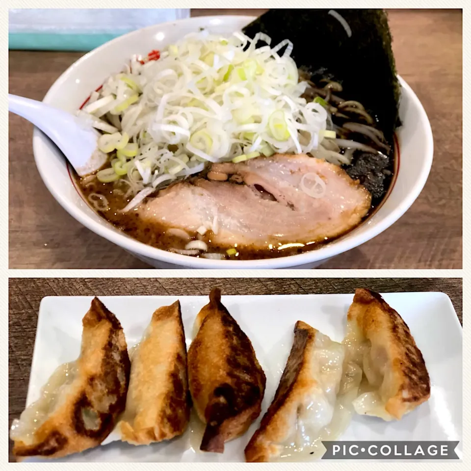 Snapdishの料理写真:☆黒うまいラーメン
☆餃子|まぁたんさん