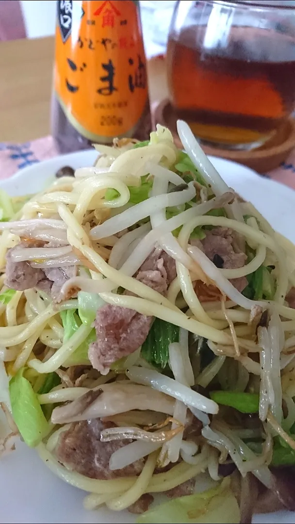 Snapdishの料理写真:ごま油香る塩焼きそば|Yasuyoさん