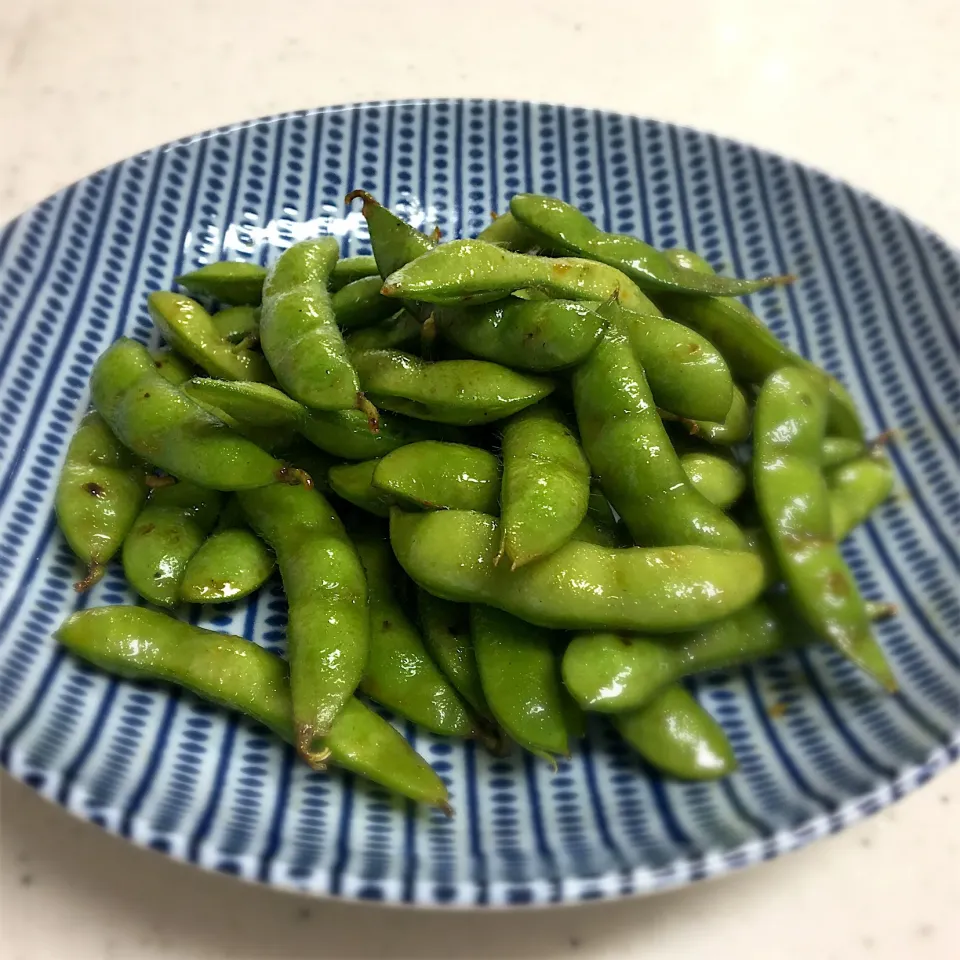 ごま油と醤油の炒め枝豆|ひろママさん