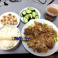 Snapdishの料理写真:生姜焼き、キュウリの塩漬け|ししゃもの子孫さん