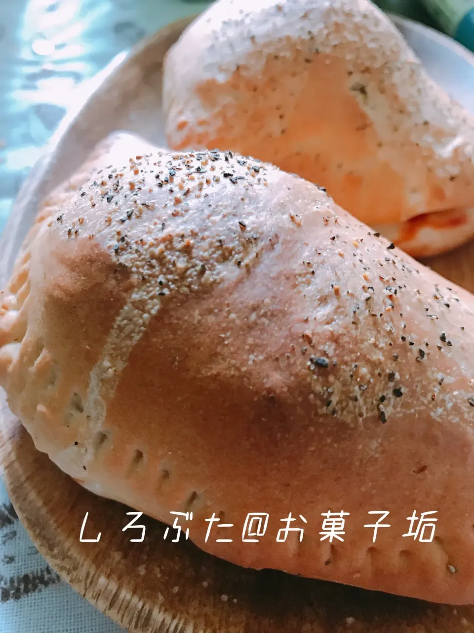 Snapdishの料理写真:カルツォーネ|しろぶた@ぶひさん