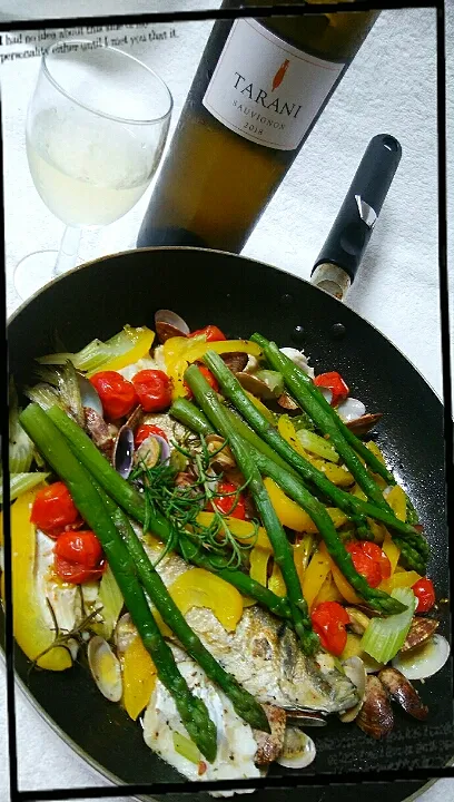 アジのアクアパッツァ&白ワイン|かずにゃんさん