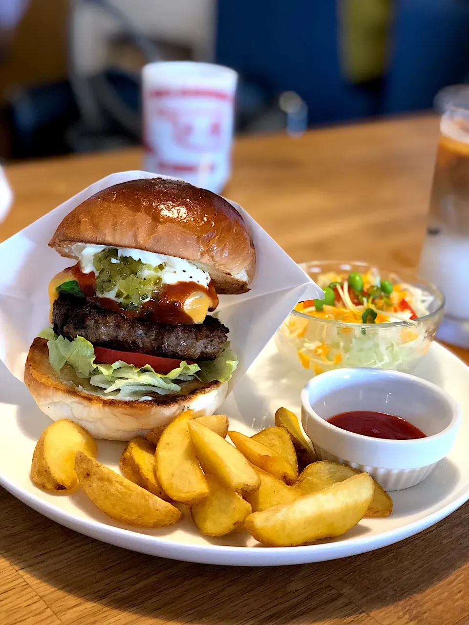 タルタルチーズバーガー🍔🧀 アボカドトッピング🥑|かおり🐰さん