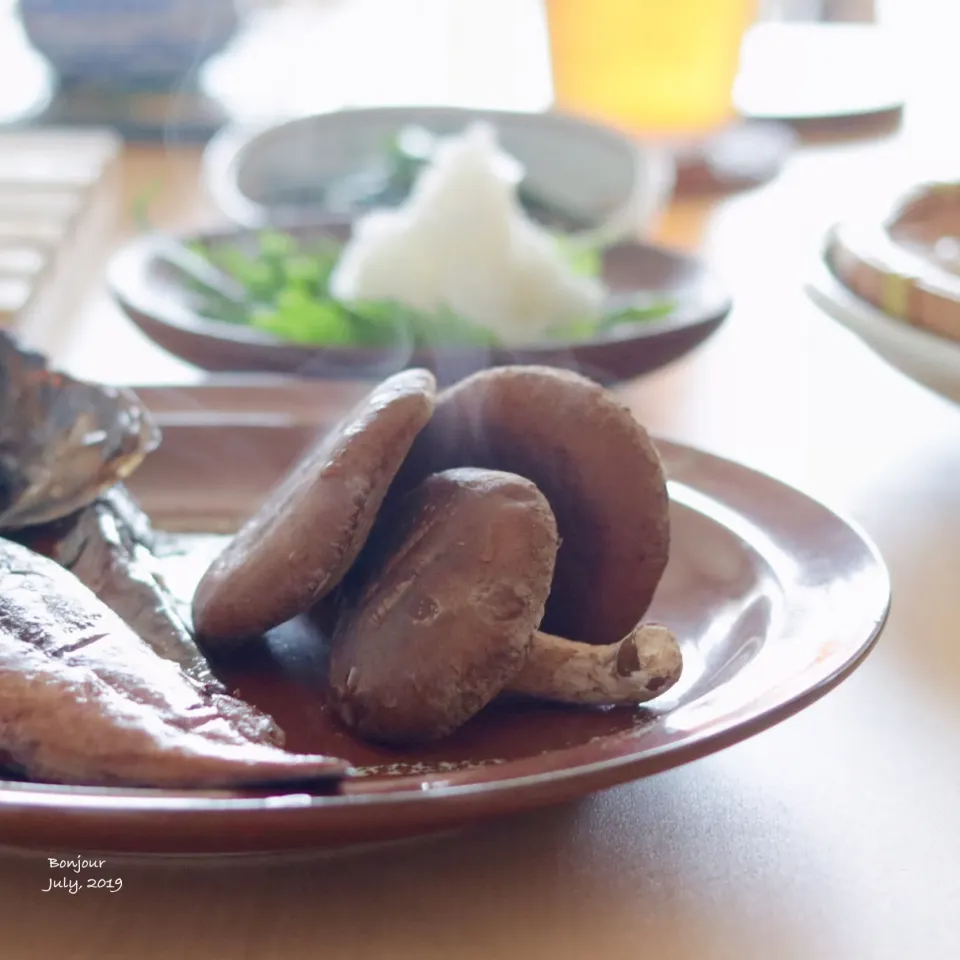 炙り椎茸と燻し鯖の焼き物 大根おろしとお醤油で。|yasuko murakamiさん