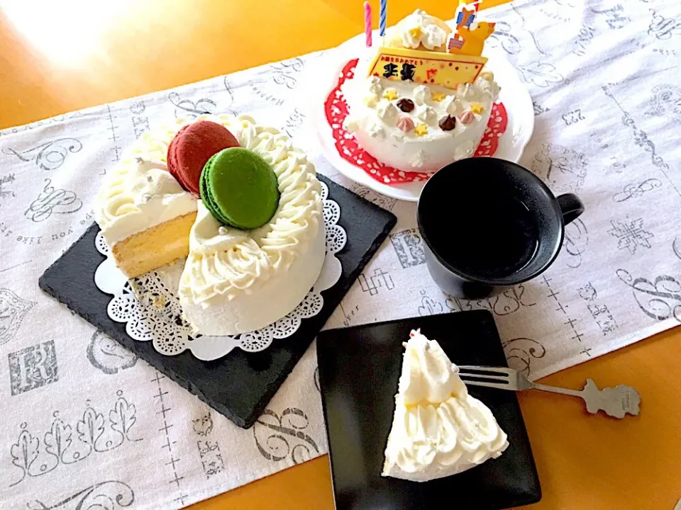 Snapdishの料理写真:娘とケーキ作り #デコレーションケーキ  #バースデーケーキ|tokkoさん