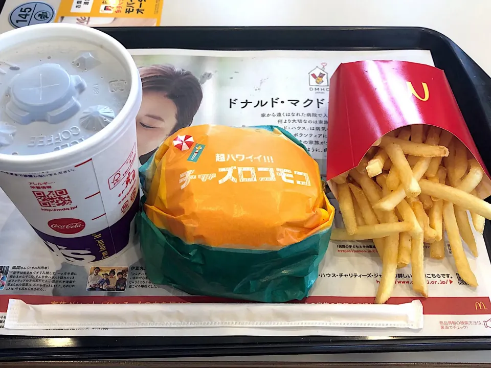 今日の昼食
☆チーズロコモコセット|まぁたんさん