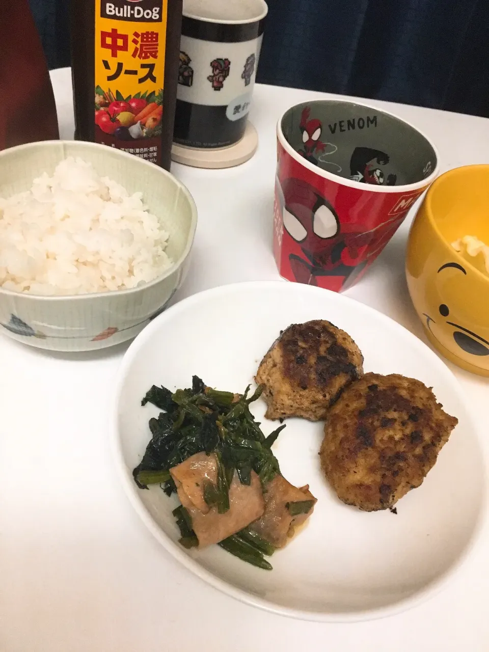 Snapdishの料理写真:豆腐入りハンバーグとほうれん草の炒め物|ゆうさん