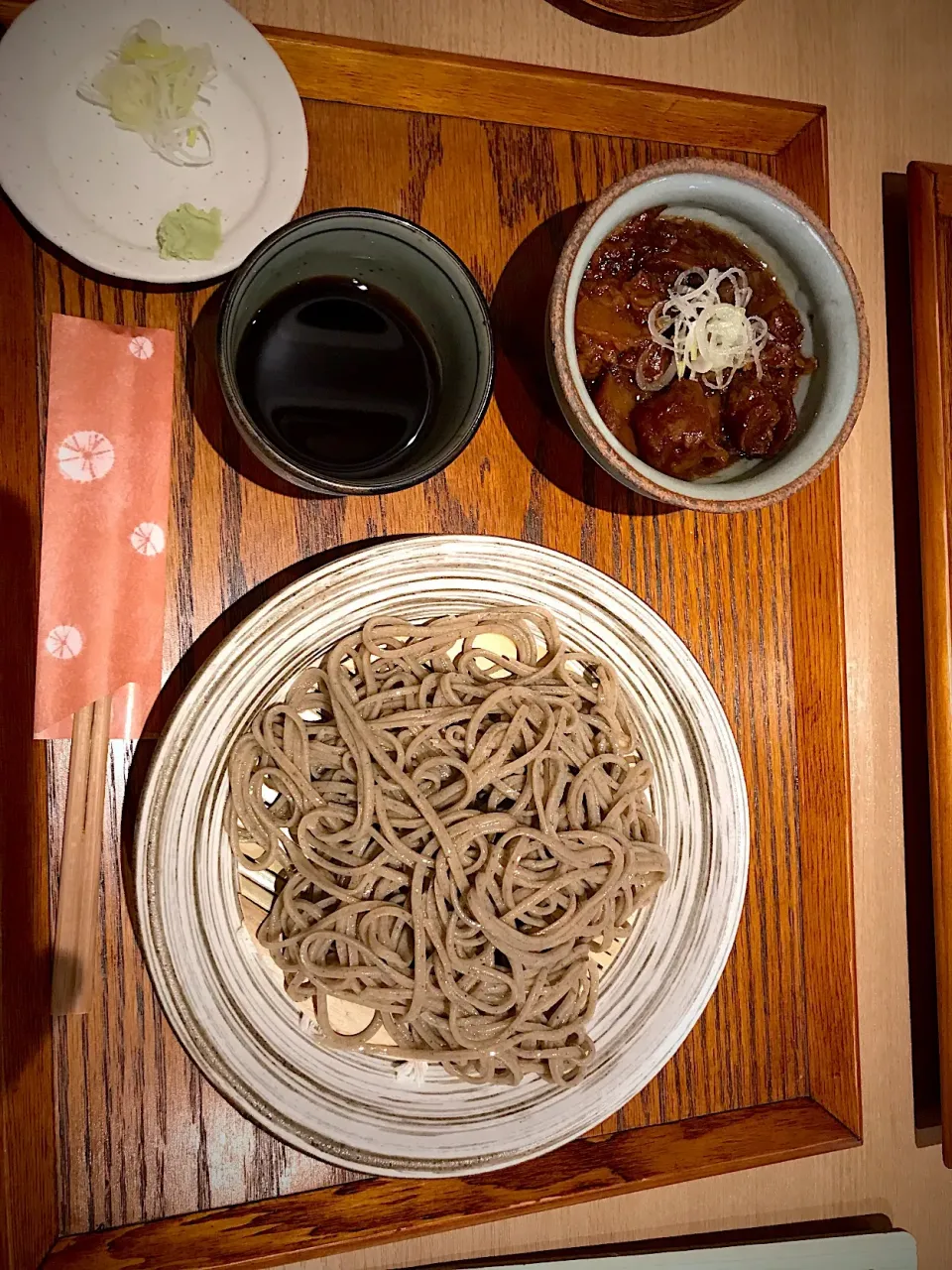 十割蕎麦 黒と飛騨牛スジ煮込み
たみと|なお🅿️さん