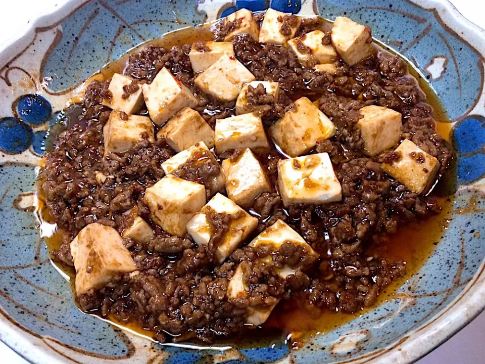 ちいとピリ辛系の四川風麻婆豆腐😋
もちろん仕上げは胡麻油❣️|アライさんさん